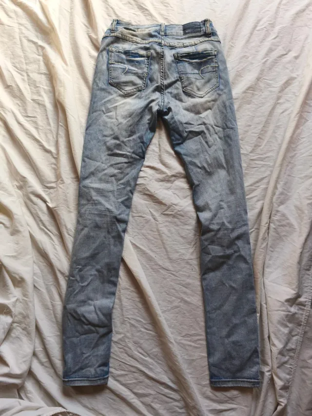 Pantalón vaquero urbano con rotos