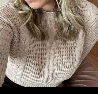 Pullover corto beige intrecciato