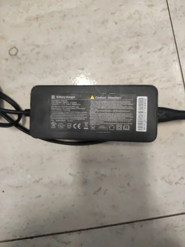 Caricabatterie per scooter Xiaomi