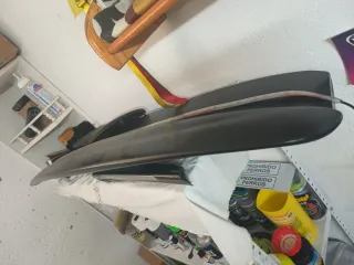 Alerón de coche negro