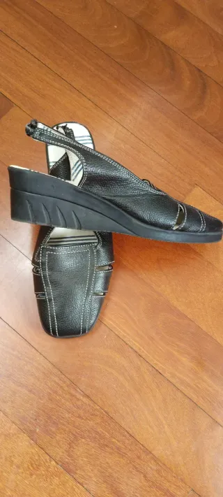 Sandalias puntera cerrada.