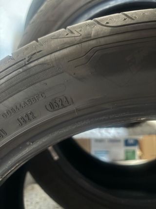 Neumáticos Goodyear 245/45R18 98W casi nuevos