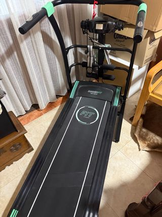 Cinta de correr Cecotec RunnerFit con vibración