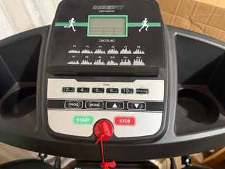 Cinta de correr Cecotec RunnerFit con vibración