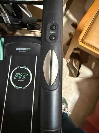 Cinta de correr Cecotec RunnerFit con vibración