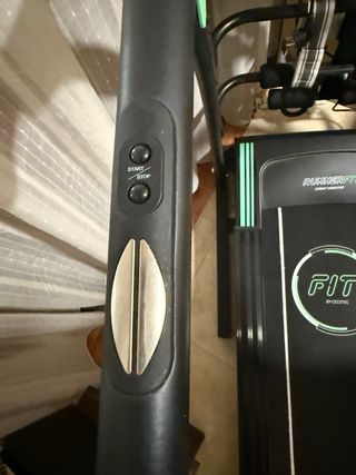 Cinta de correr Cecotec RunnerFit con vibración