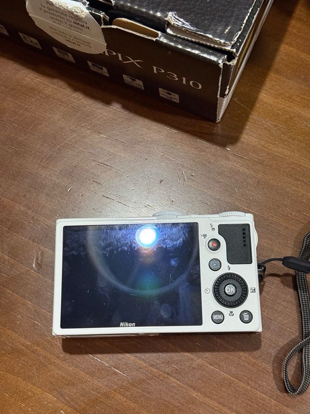 Cámara Nikon Coolpix P310 Blanca