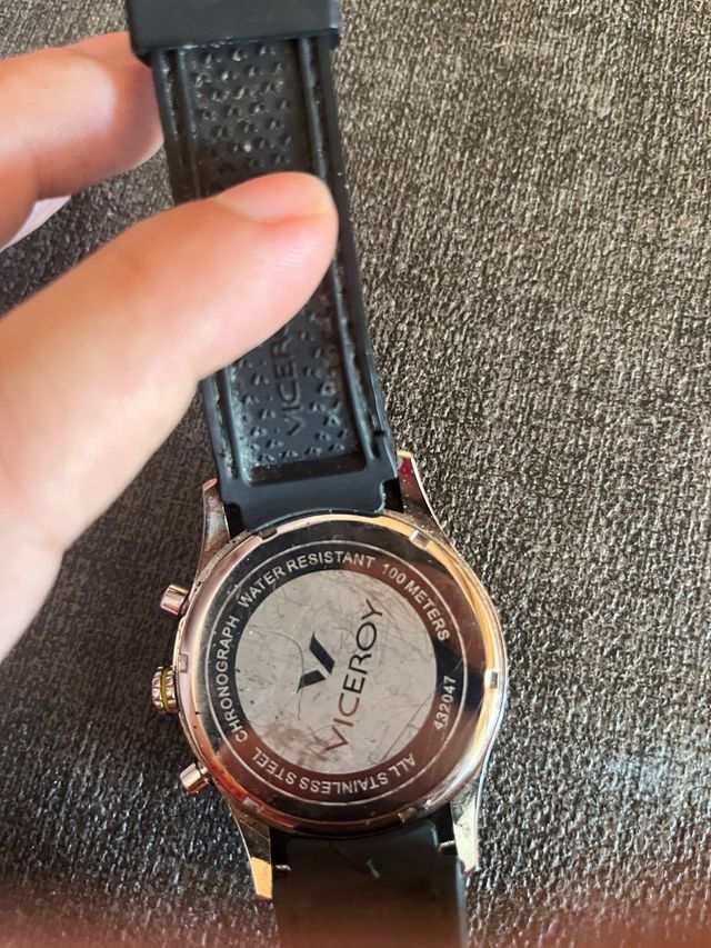 Reloj Viceroy Negro y Dorado