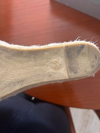 Sandalias cuña piel beige/dorado