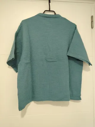 Blusa azul cuello mao con botones