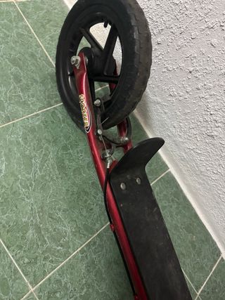 Patinete infantil rojo