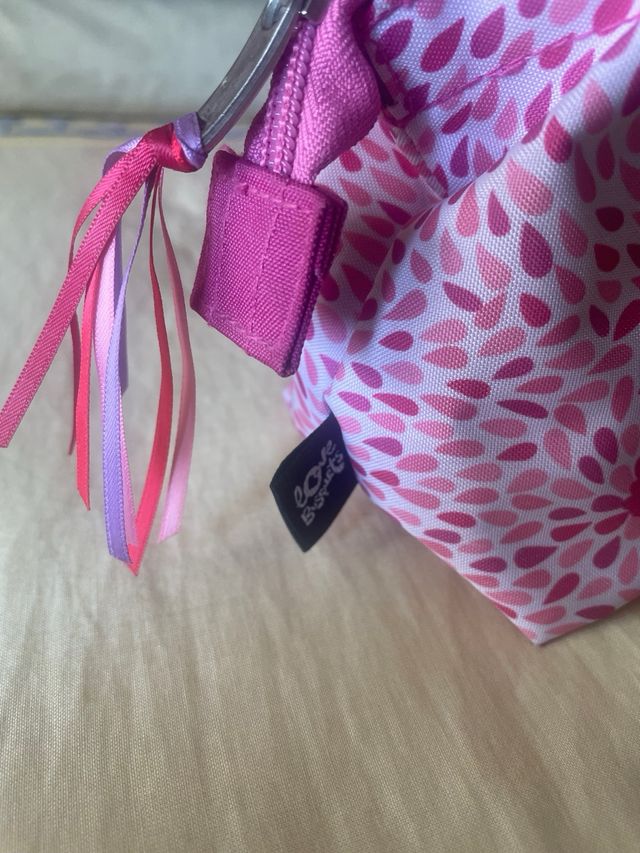 Neceser muñeca y flor relieve 4 bolsillos