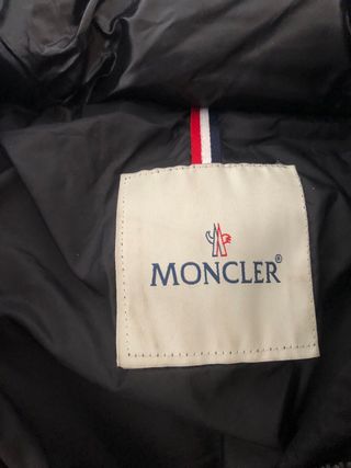 Moncler Giubbotto Nero Cappuccio
