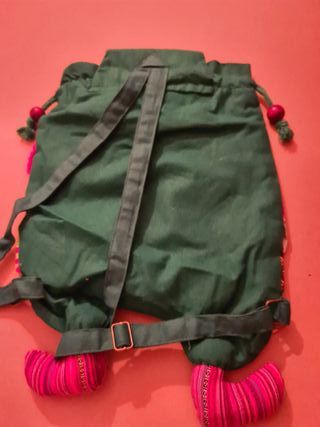 Mochila buho multicolor y verde azulado