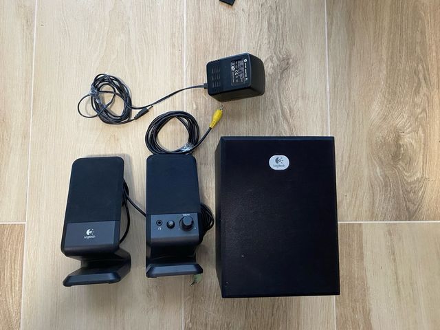 Altavoces Logitech 2.1 Negro