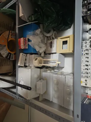 Material Eléctrico Cierre Empresa,precio a conveni