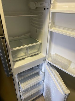 Nevera Indesit con Congelador