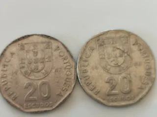 Lote 2 monedas Portugal 20 Escudos