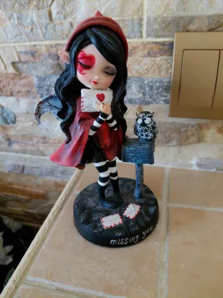 Figura Hada con Carta Corazón y Búho