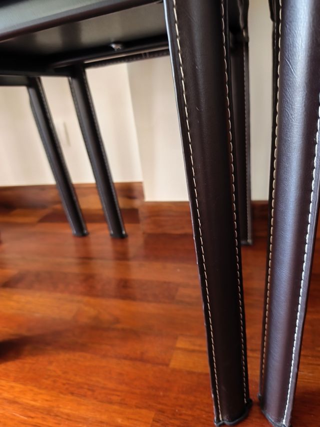 4 sillas polipiel para salón.