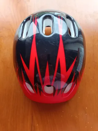 PATINETE Y CASCO  PARA NIÑOS DE REBAJAS 