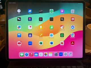 iPad Air 13” M2 256GB + Magic Keyboard + Apple Pen