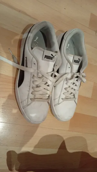Zapatillas Nike, Adidas, puma Blancas y Negras.