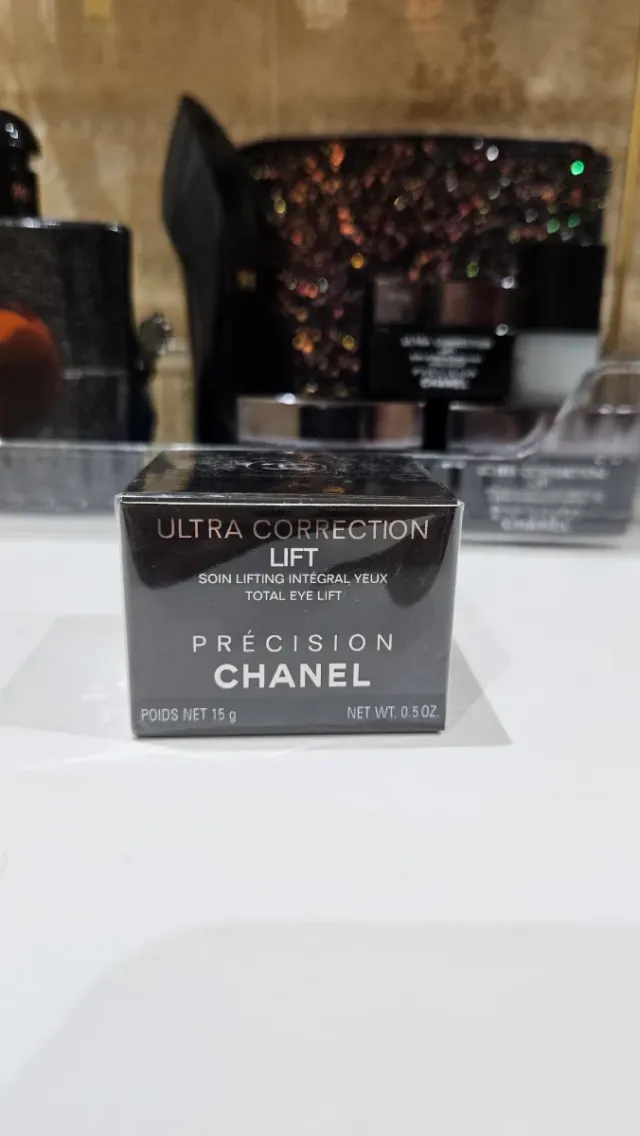 Chanel Ultra Correction Lift Contorno Ojos