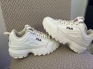 Zapatos Fila blancos talla 34