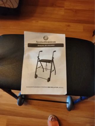 Andador plegable con asiento