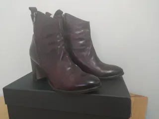 Botines Sturlini Marrones Tacón