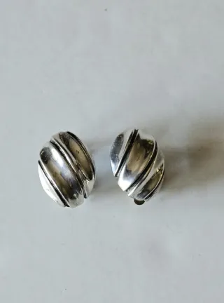 Pendientes o aretes vintage en forma de bola