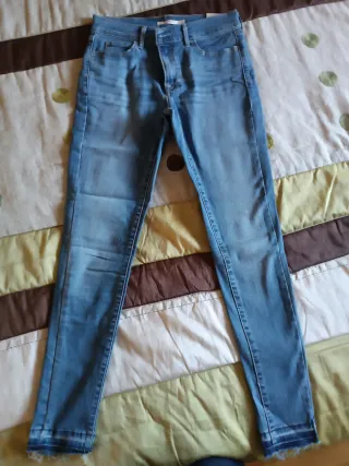 Pantalón vaquero Levis 710 super skinny talla28x28
