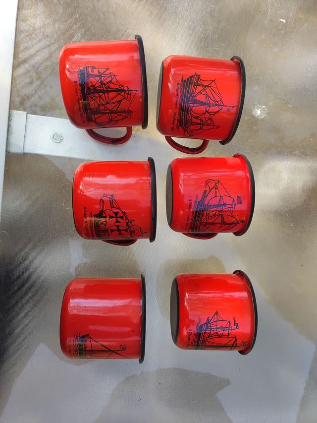 Tetera y 6 Tazas Esmaltadas