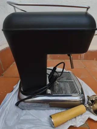 Cafetera Expreso Ascaso Negra con detalles madera