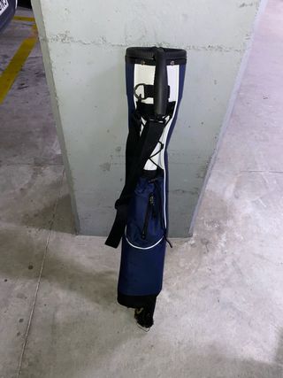 Bolsa de golf azul y blanca (rota)