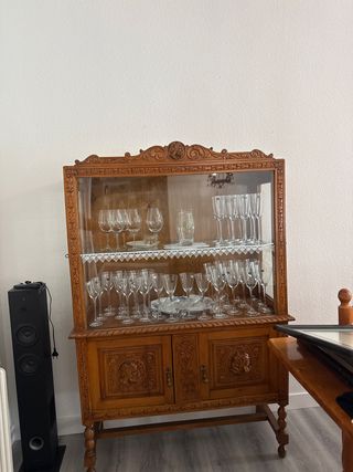 Vitrina antigua madera artesanal