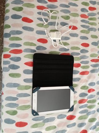 Samsung Galaxy Tab 3 7 Tablet + Cargador