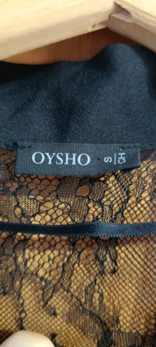 Bata Oysho encaje negro Talla S