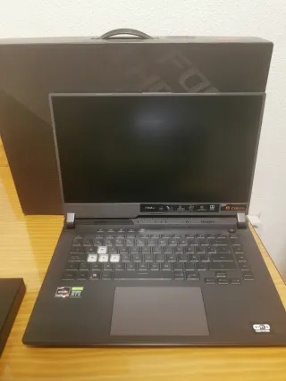 Portátil Asus ROG Strix G513IC + caja y funda