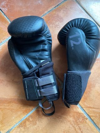 Saco Boxeo Pie Doymos
Incluye 2pares de guantes 
