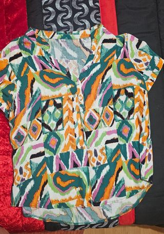 Camisa estampada multicolor tamanho 42