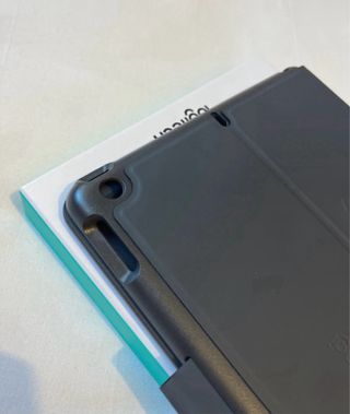 Teclado Funda Logitech iPad Air 3ª Gen nuevo