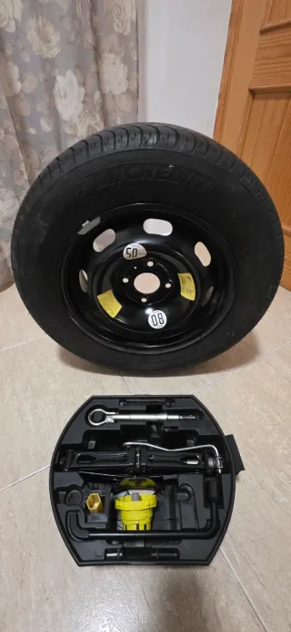 Rueda de repuesto Citroën + kit
