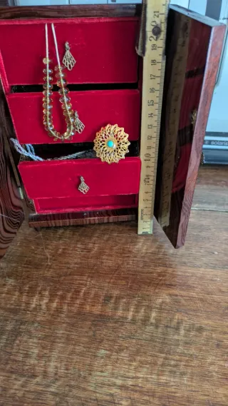 Portagioie carillon vintage - armadio bambole