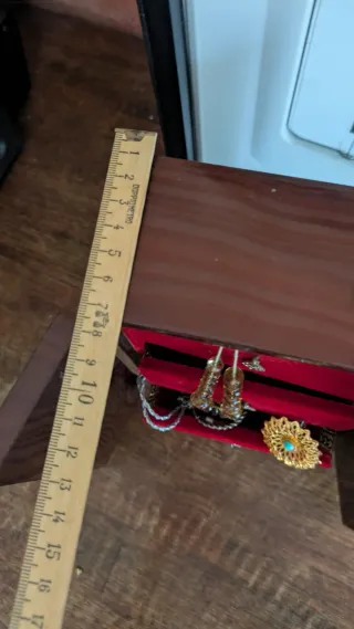 Portagioie carillon vintage - armadio bambole