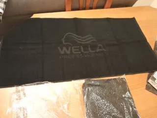 Toallas de peluquería Wella y de Loreal Profession