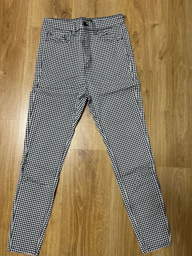 Pantalón cuadros blanco y negro