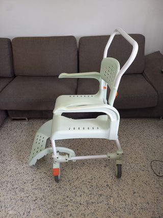 Silla de baño para personas de movilidad reducida
