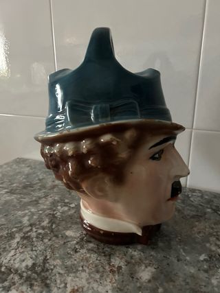 Botijo antiguo policromado cara señorial